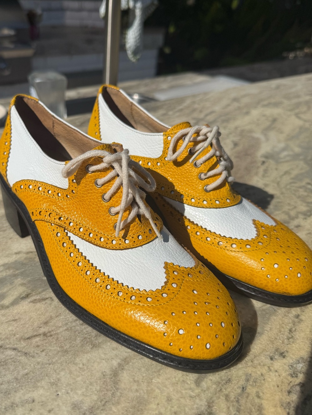 Vintage Kenneth Cole New York Made in Italy Yellow White Leather Oxford Shoes - Picture 2 of 5